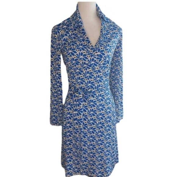 Diane Von Furstenberg Dresses & Skirts - Diane von Furstenberg DVF New Jeanne Two Wrap Dress Blue Floral Size 8 Viscose J